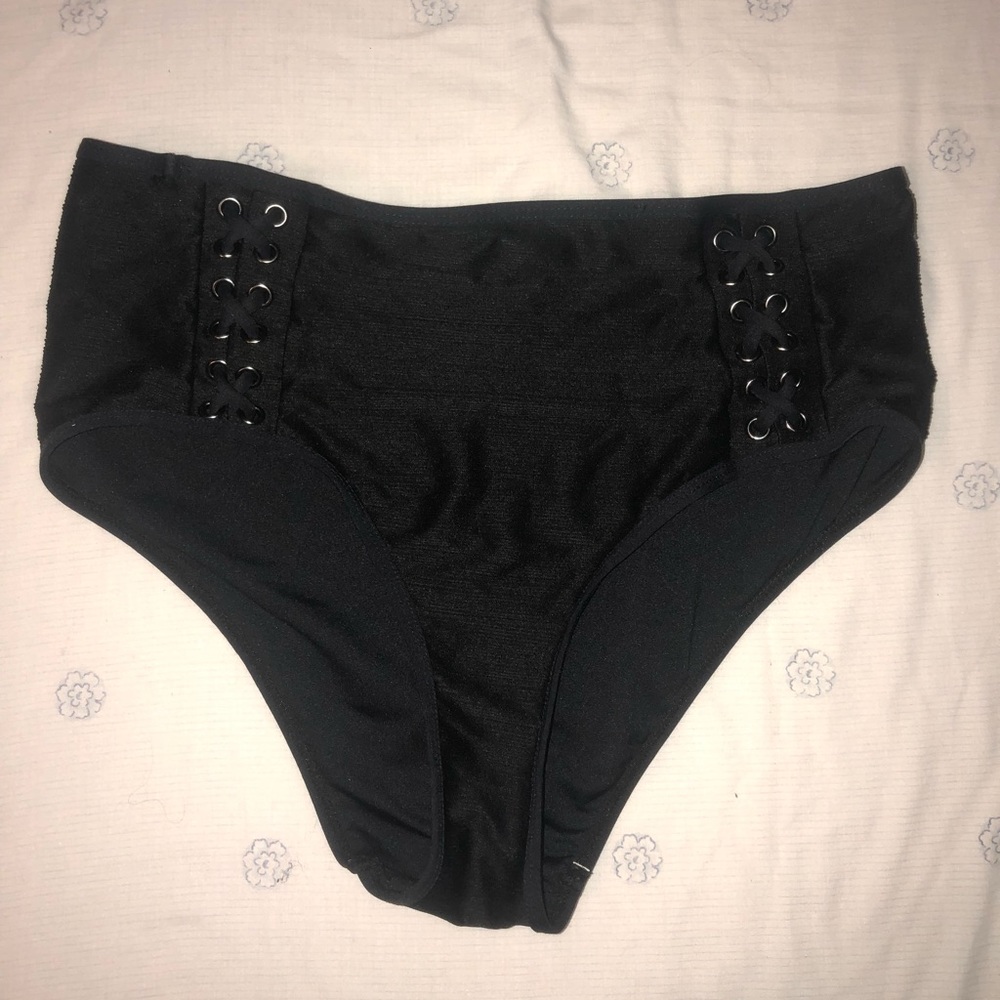 Black ribbed high wasted bikini bottoms